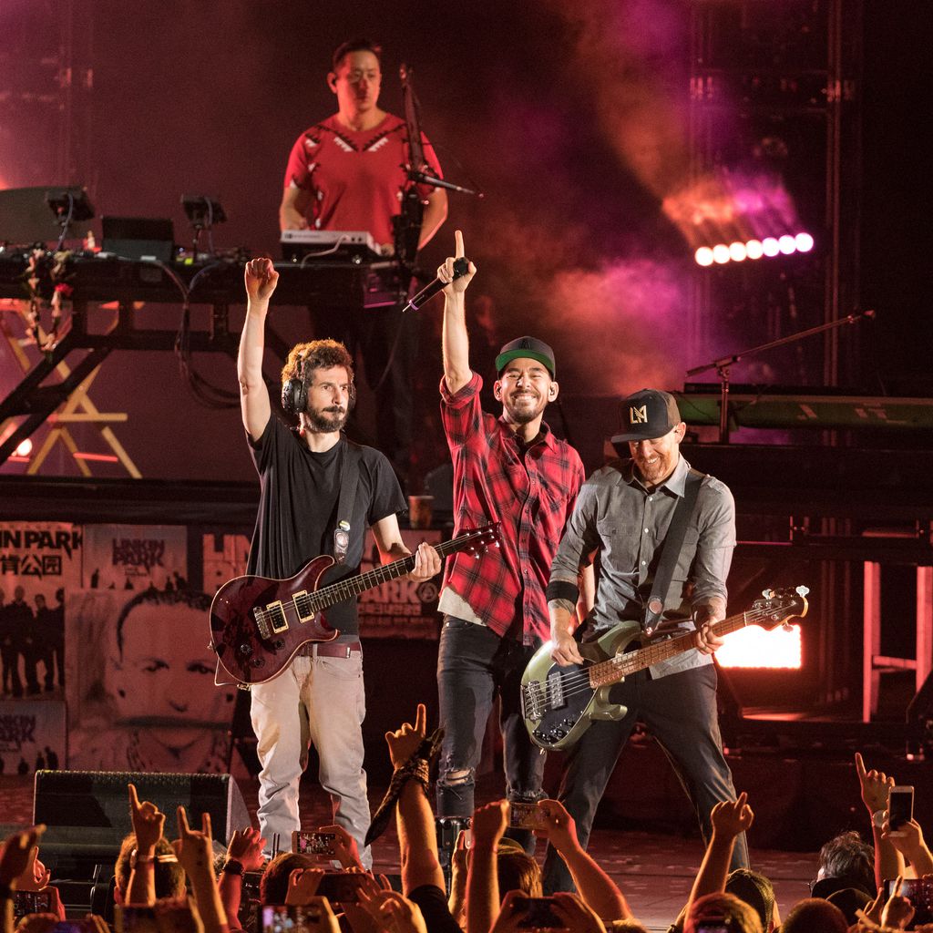Linkin Park performen bei "Linkin Park And Friedns Celebrate Life In Honor Of Chester Bennington" 20
