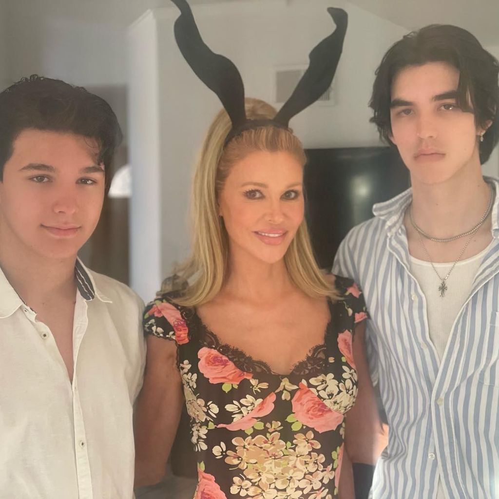 Brandi Glanville und ihre Söhne, 2023