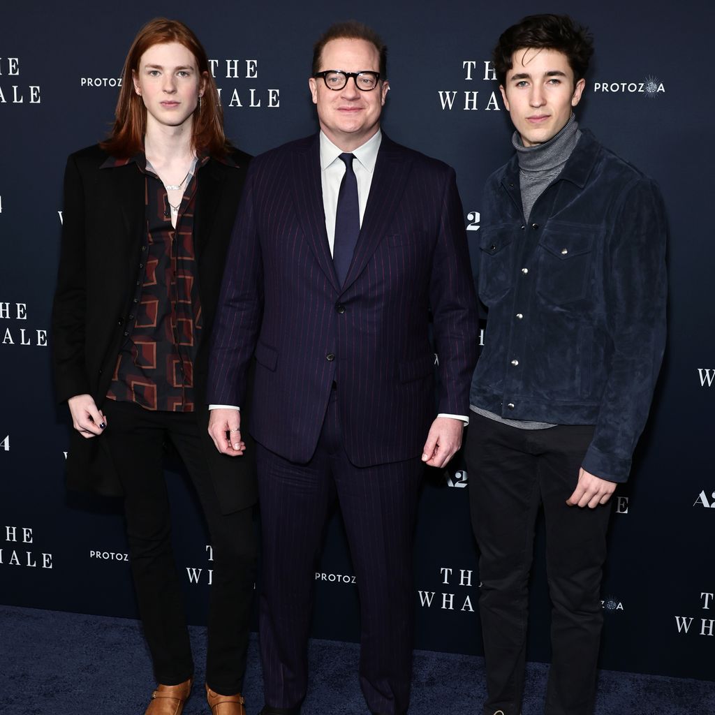 Brendan Fraser und seine Söhne Leland sowie Holden auf dem Red Carpet zum Film "The Whale"