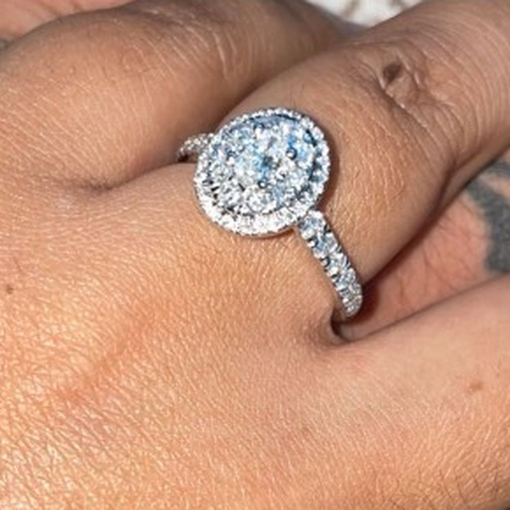 Briana DeJesus' Verlobungsring