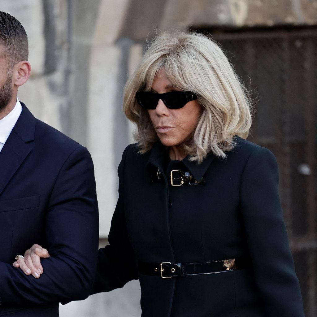 Ankunft von Brigitte Macron zur Trauerfeier für Nathalie Baye in der Kirche Saint-Sulpice in Paris