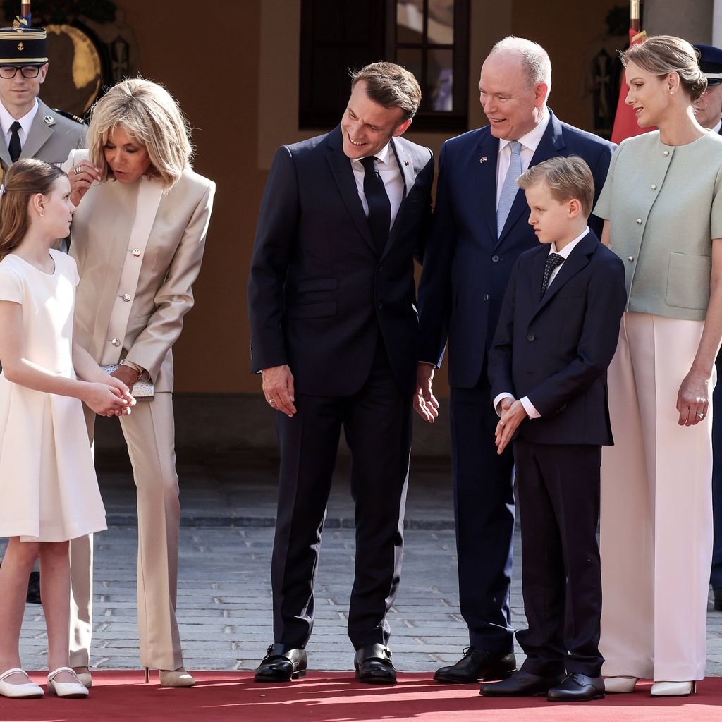 Brigtte und Emmanuel Macron mit Früst Albert und Fürstin Charlène und ihren Zwillingen, Juni  2025