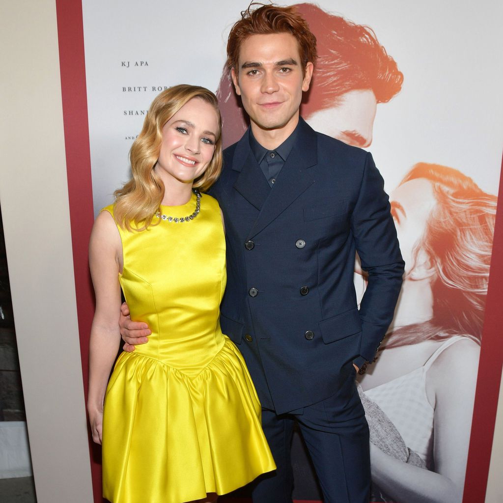 Britt Robertson und KJ Apa im März 2020
