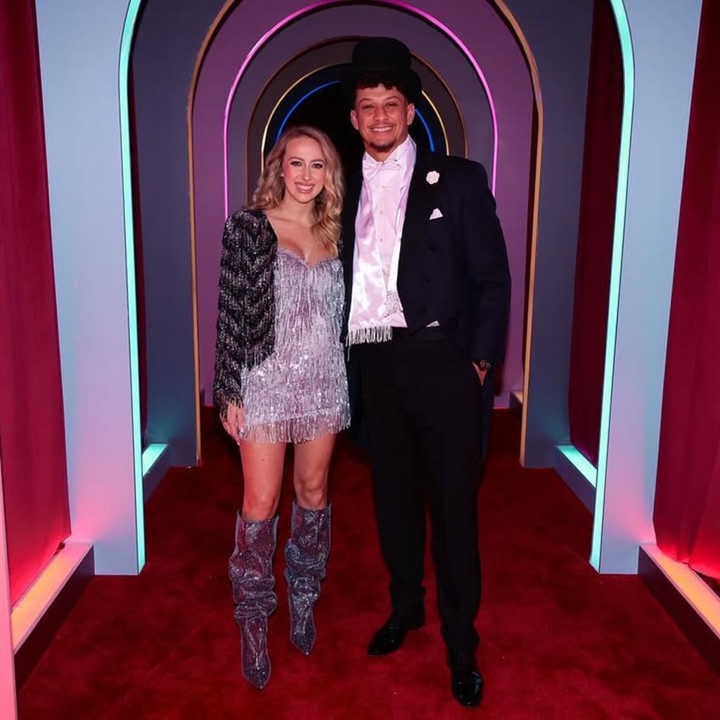 Brittany und Patrick Mahomes auf Taylor Swifts Überraschungsparty