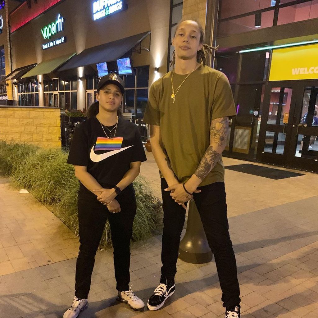 Brittney Griner mit ihrer Schwester