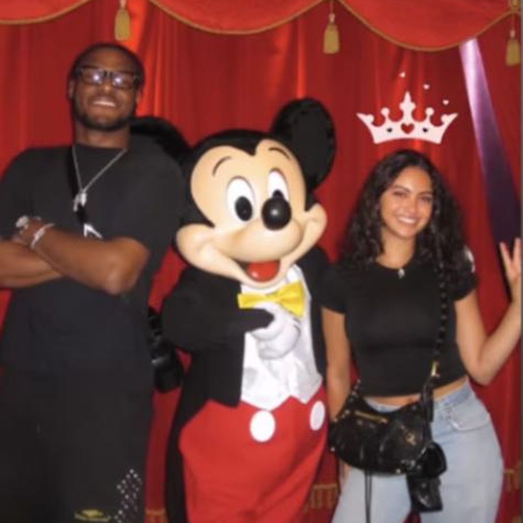 Bronny James und seine Freundin Parker Whitfield im Disneyland, Oktober 2024