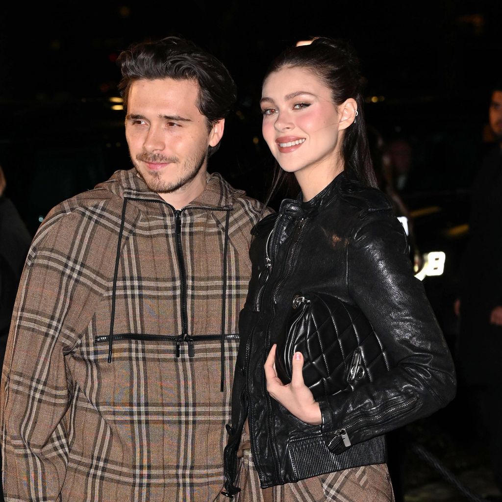 Brooklyn Beckham und Nicola Peltz bei der Burberry Autumn/Winter 2025 Show während der London Fashion Week