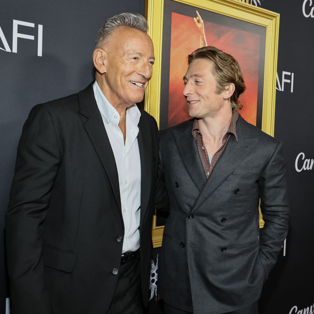 Bruce Springsteen und Jeremy Allen White bei der Premiere von "Springsteen: Deliver Me From Nowhere"