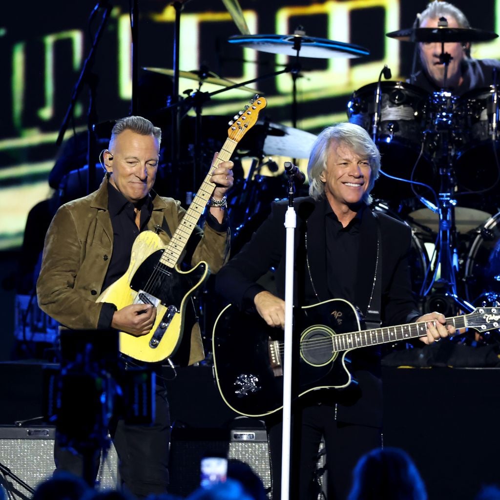 Bruce Springsteen und Jon Bon Jovi bei der MusiCares Person of the Year Gala 2024 in Los Angeles