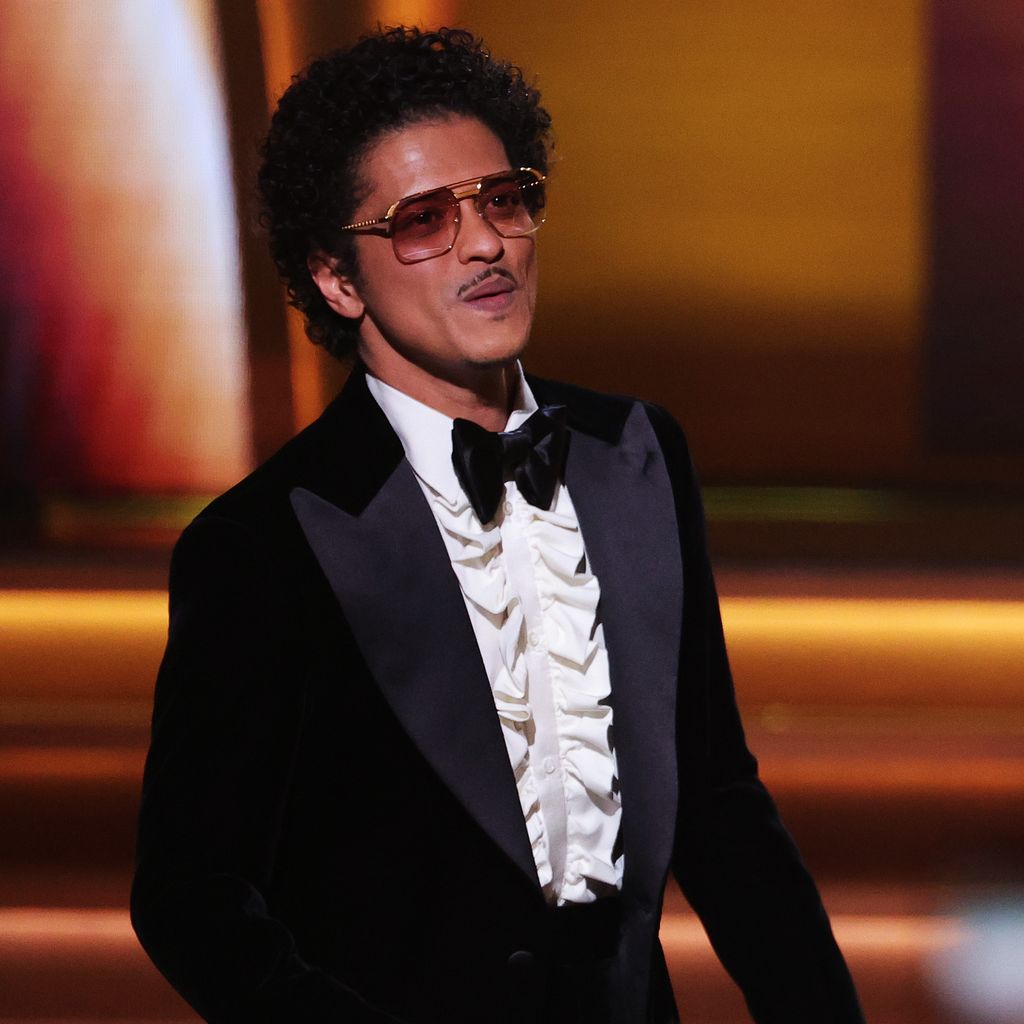 Bruno Mars, Sänger