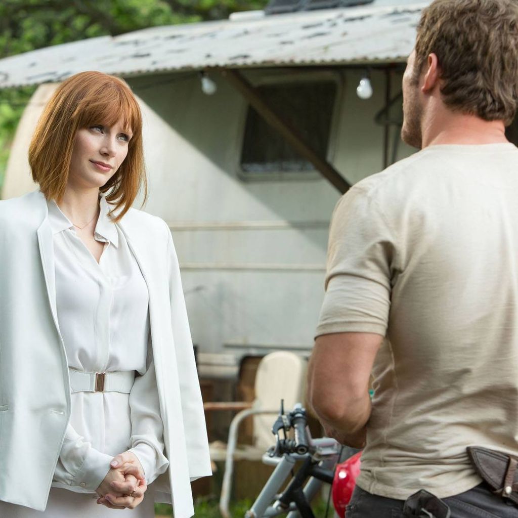 Bryce Dallas Howard und Chris Pratt in einer Szene aus Jurassic World, 2015