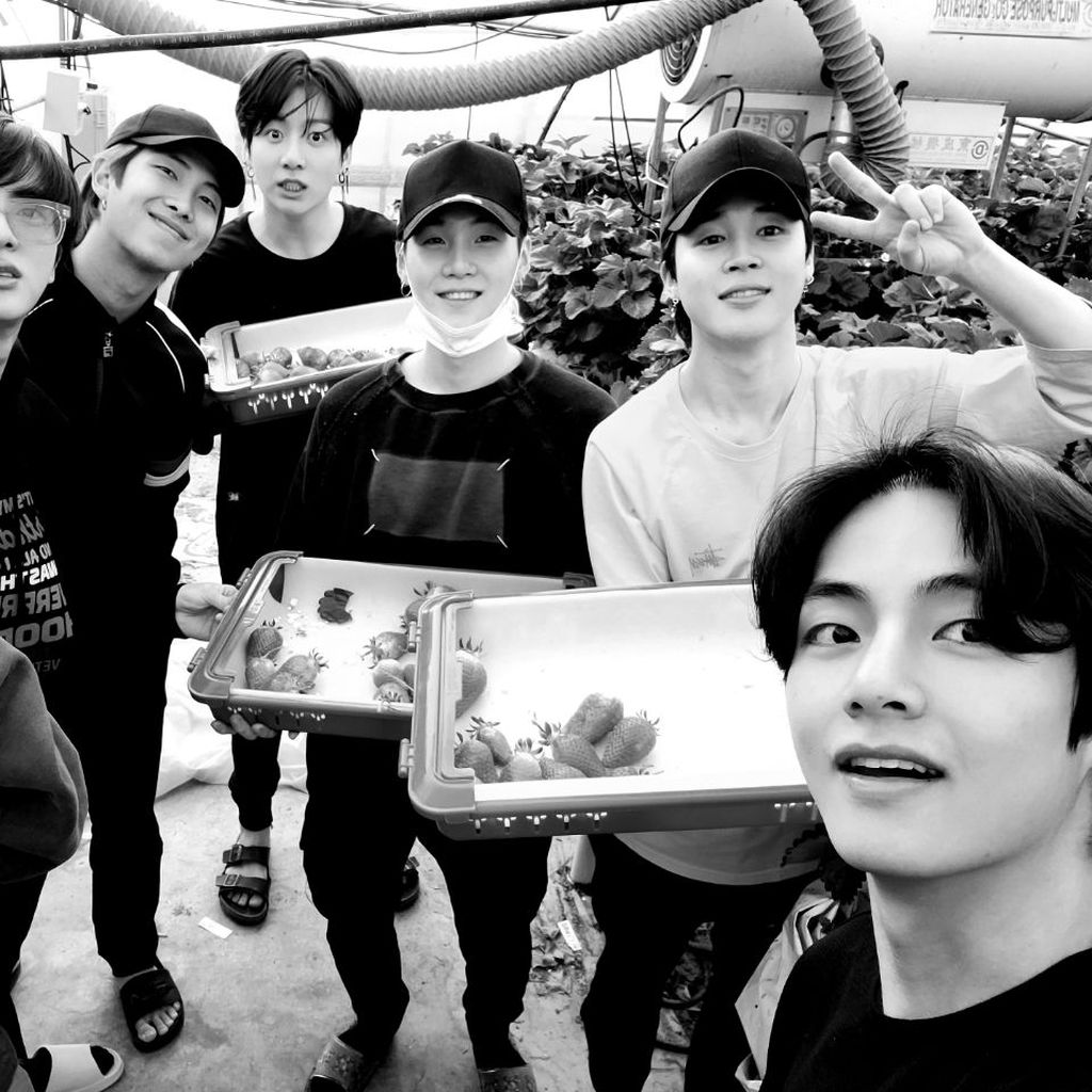 BTS, 2020 (v.l.n.r.: J-Hope, Jin, RM, Jungkook, Suga, Jimin, V)