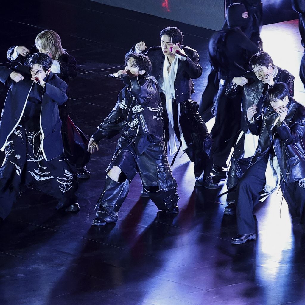 BTS mit V, Jimin, J-Hope, Jin, Suga, Jungkook und RM beim Konzert auf dem Gwanghwamun Square in Seoul am 21. März 2026