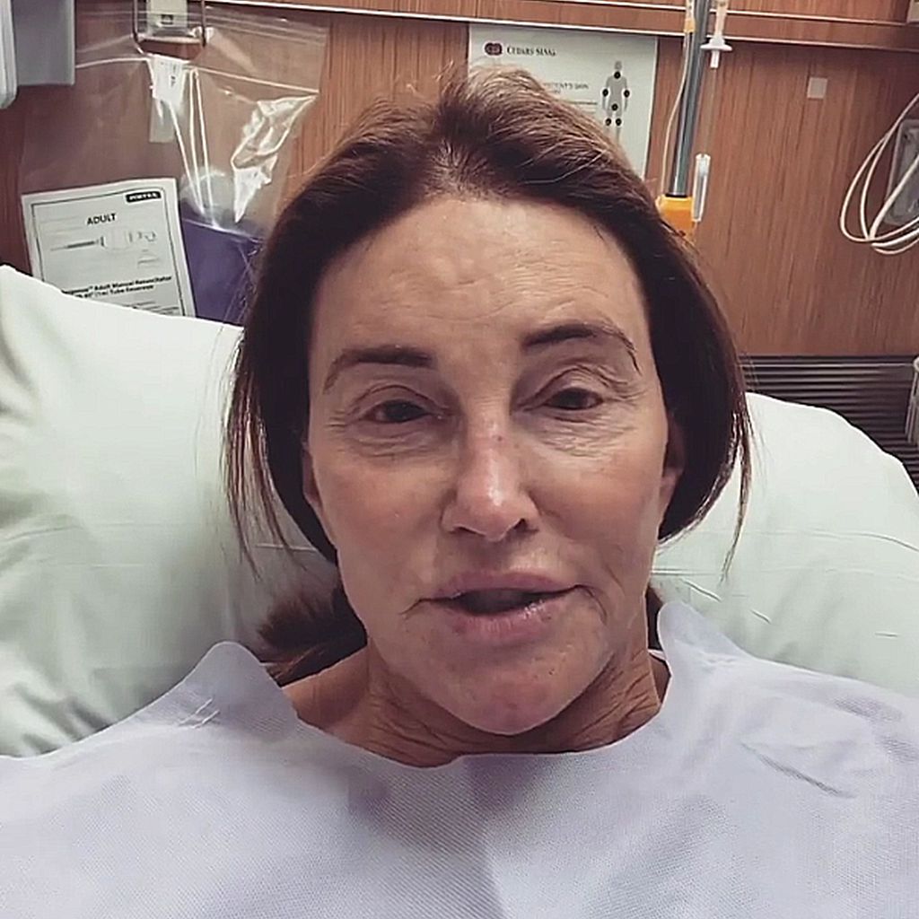 Caitlyn Jenner im Dezember 2021 in ihrem Krankenbett