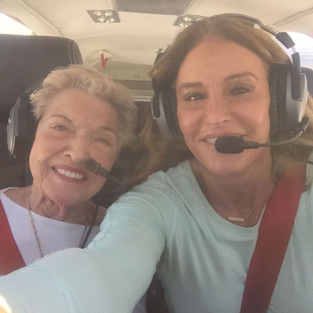 Caitlyn Jenner (rechts) mit ihrer Mutter Esther