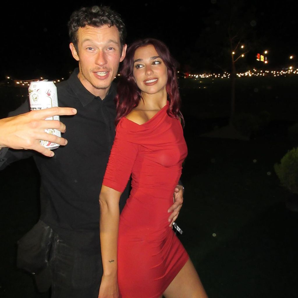 Callum Turner und Dua Lipa im Juli 2024