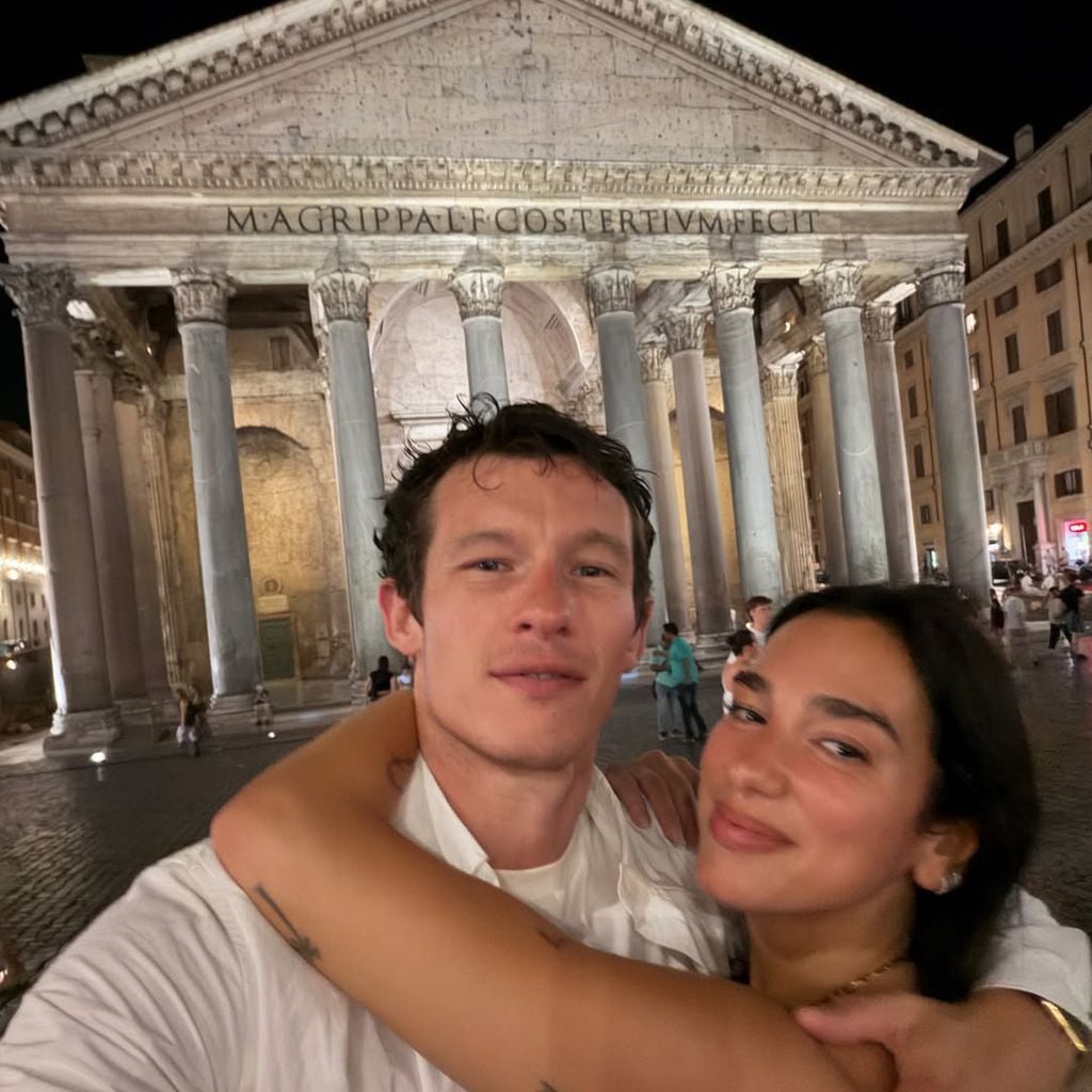 Callum Turner und Dua Lipa in Rom