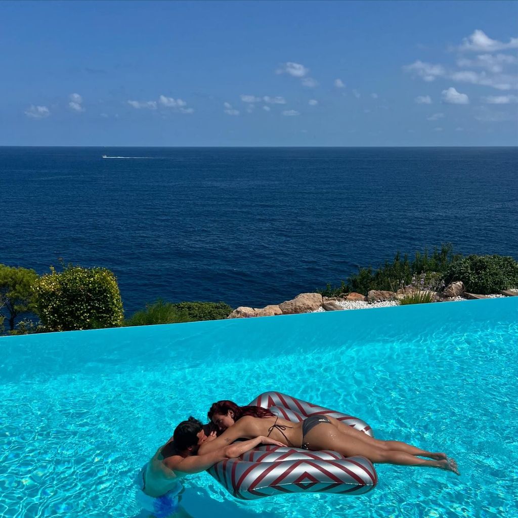 Callum Turner und Dua Lipa im August 2024