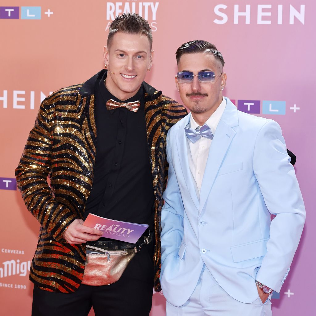Calvin Kleinen und sein Bruder Marvin Kleinen bei der Verleihung der Reality Awards