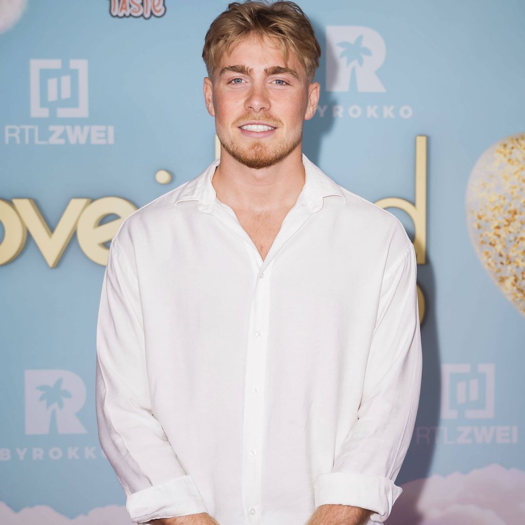 Calvin Steiner bei der Premiere von Love Island VIP Staffel 3 auf Schloss Arff in Köln