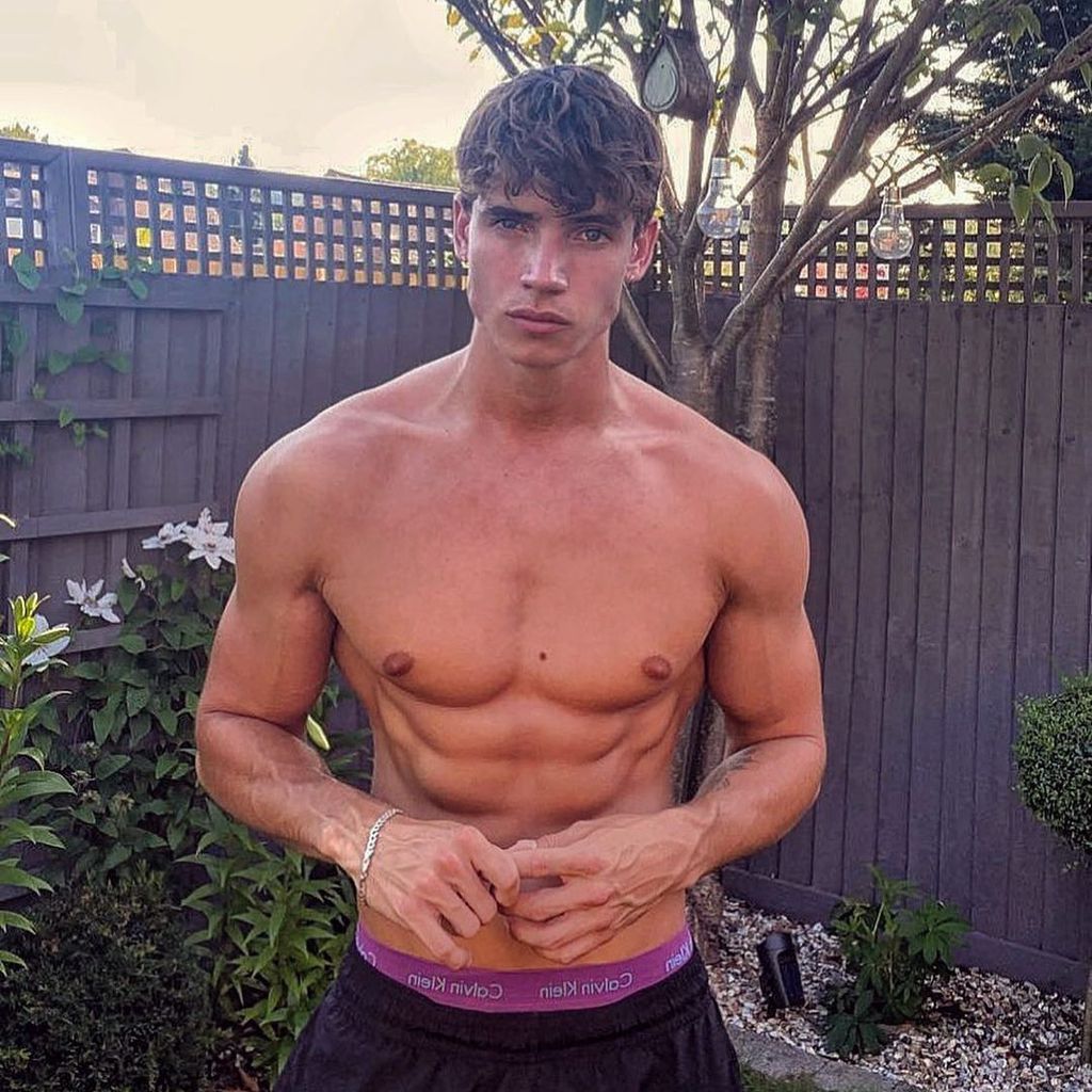 Cam Holmes, "Finger Weg!"-Kandidat