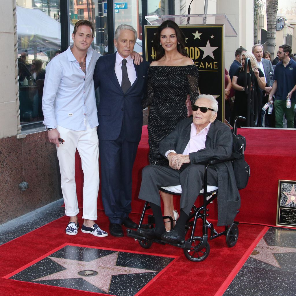 Cameron Douglas, Michael Douglas, Catherine Zeta-Jones und Kirk Douglas im November 2018