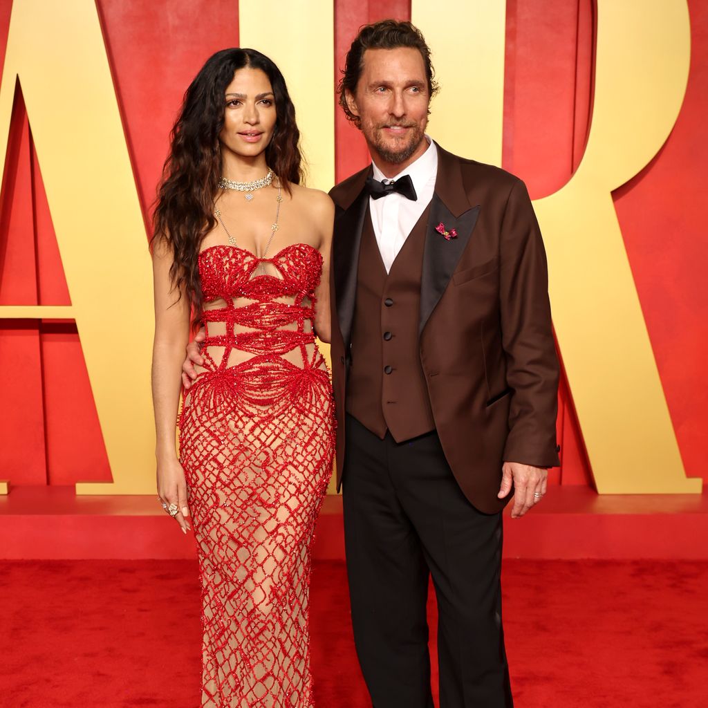 Camila Alves und Matthew McConaughey bei der Vanity Fair Oscar Party 2024