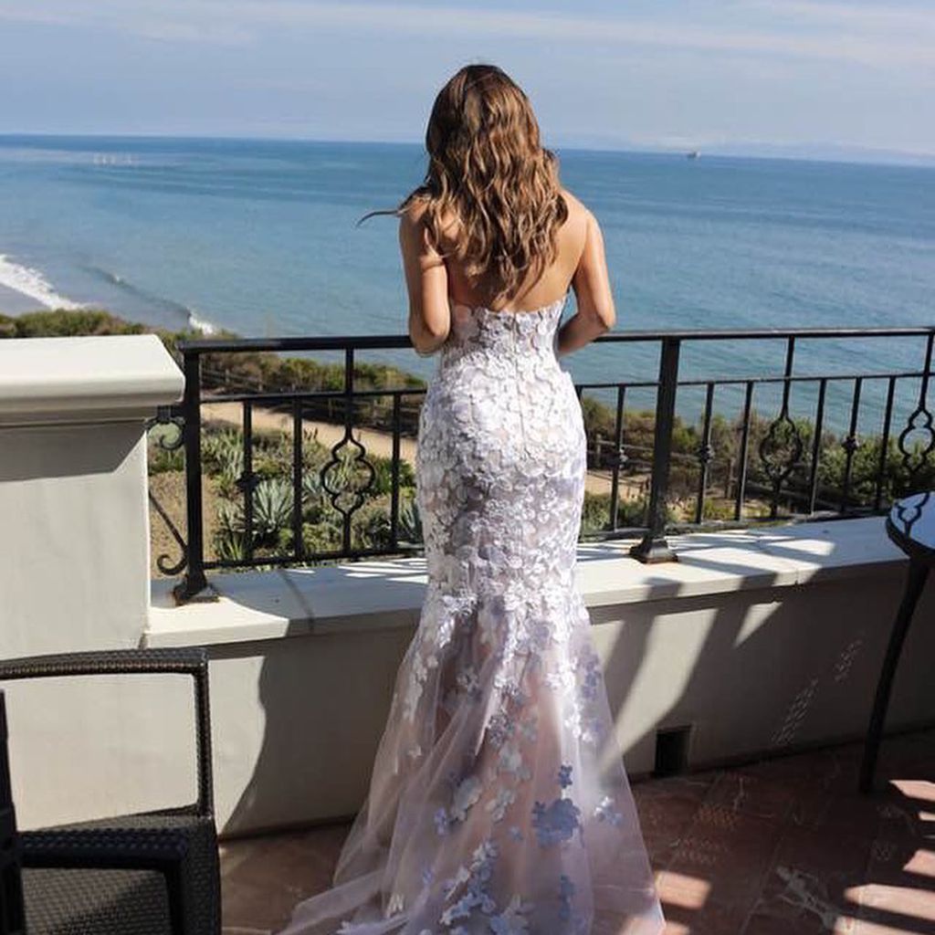 Camilla Luddington in ihrem Hochzeitskleid