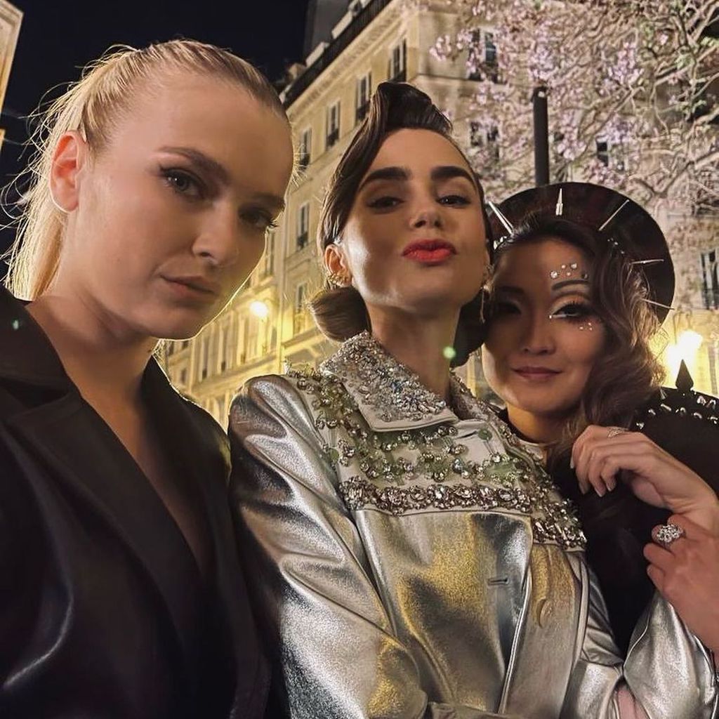 "Emily in Paris"-Stars Camille Razat, Lily Collins und Ashley Park