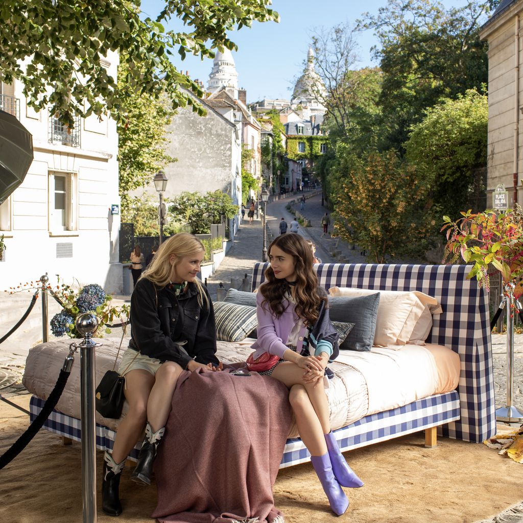 Camille und Emily in der Netflix-Serie "Emily in Paris"