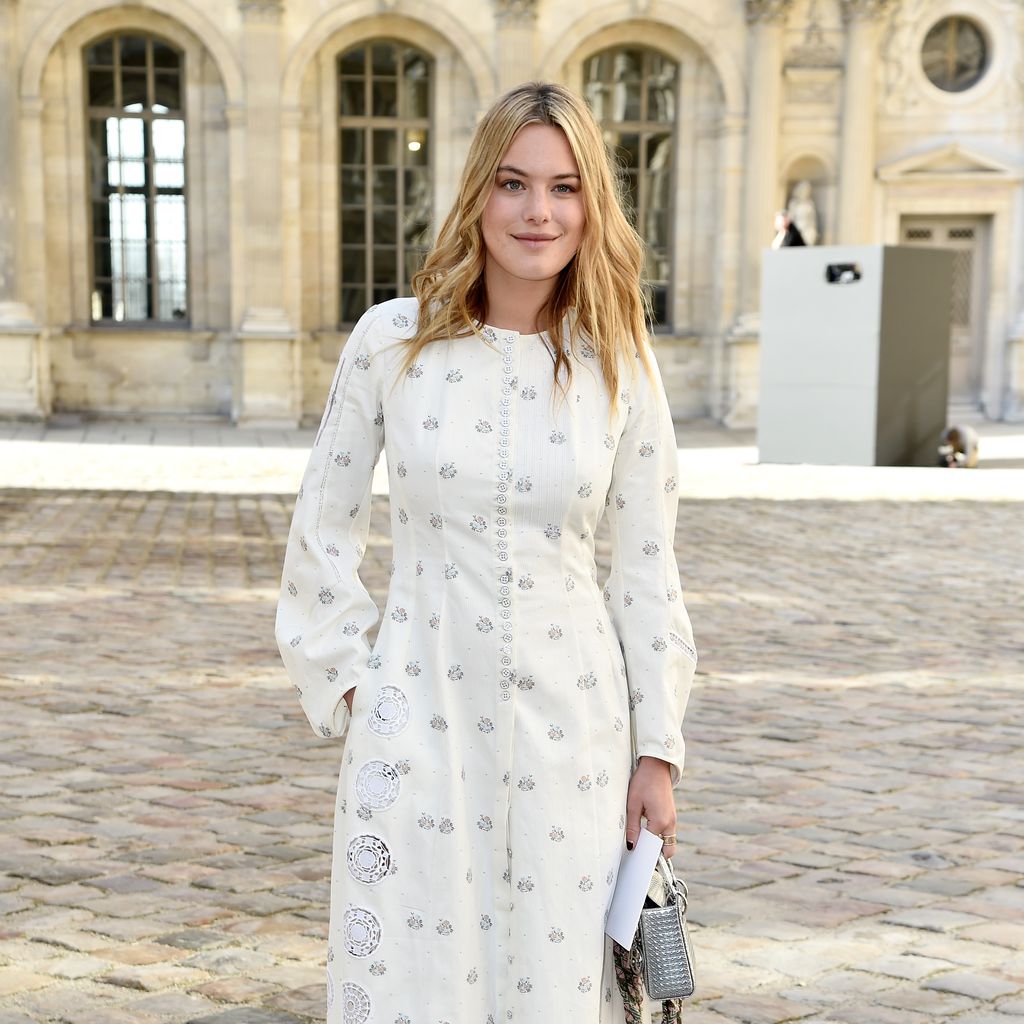 Camille Rowe bei der Paris Fashion Week 2015