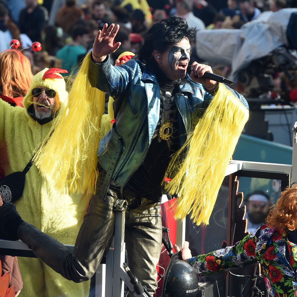 Campino mit den Toten Hosen auf dem Düsseldorfer Rosenmontagszug 2018