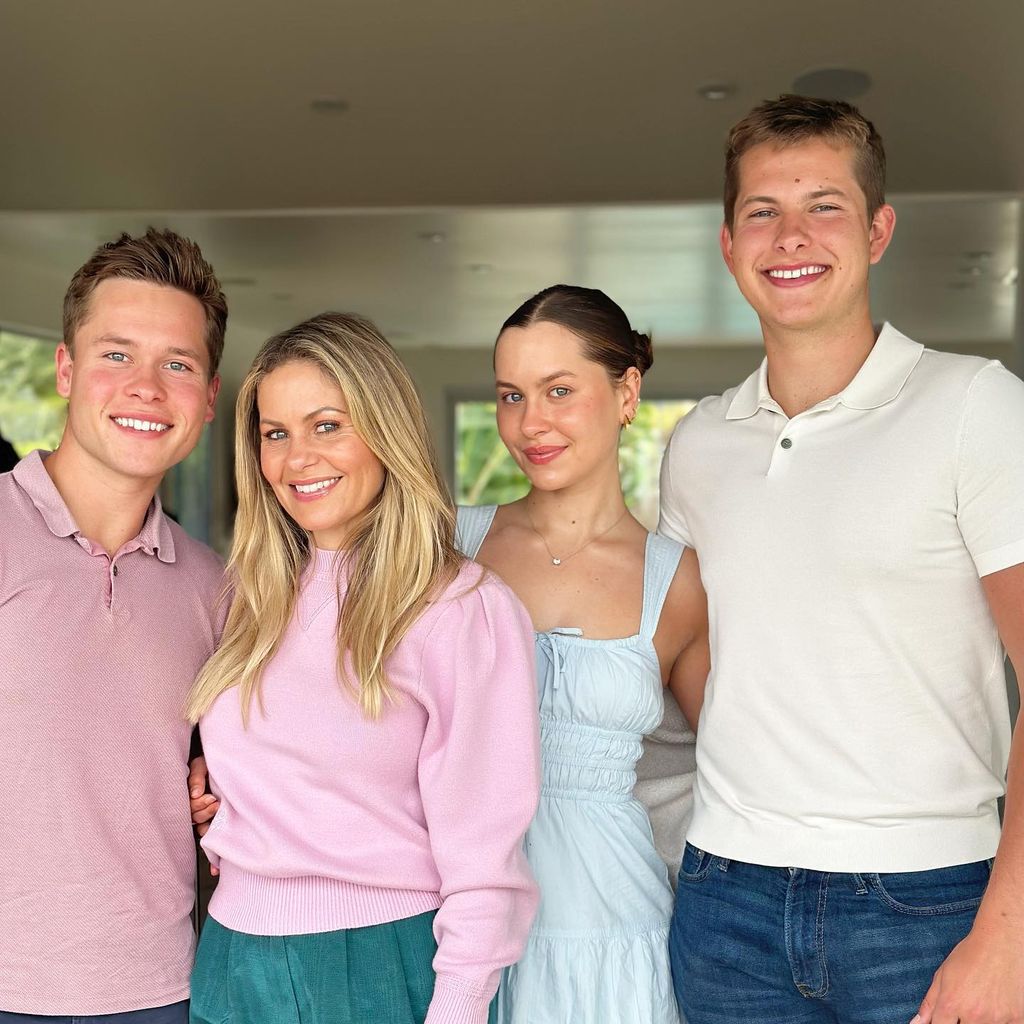 Candace Cameron Bure (2.v.l.) mit ihren Kindern Lev, Natasha und Maksim