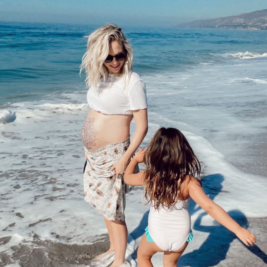 Candice King mit ihrer Tochter Florence May, 2020