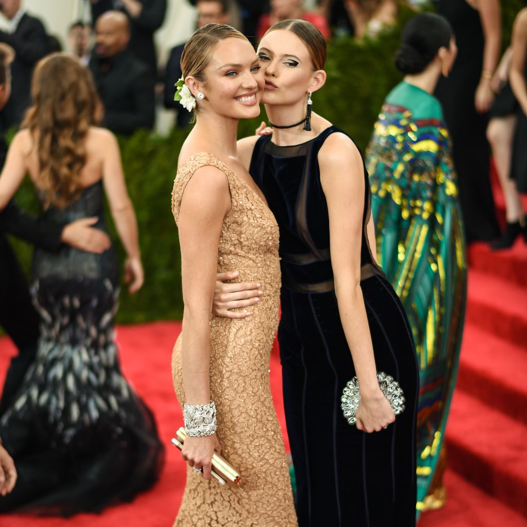 Candice Swanepoel und Behati Prinsloo bei der Met Gala 2015