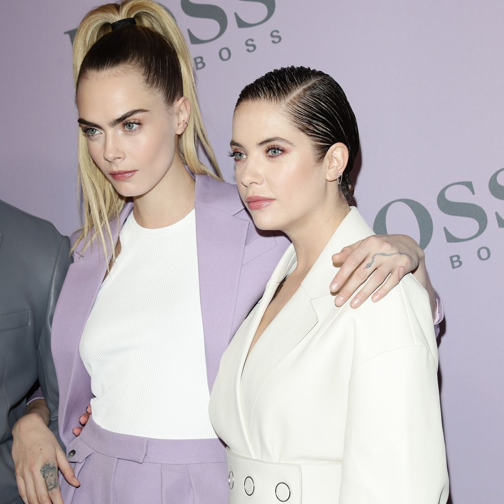 Cara Delevingne und Ashley Benson bei der Boss-Fashionshow 2020