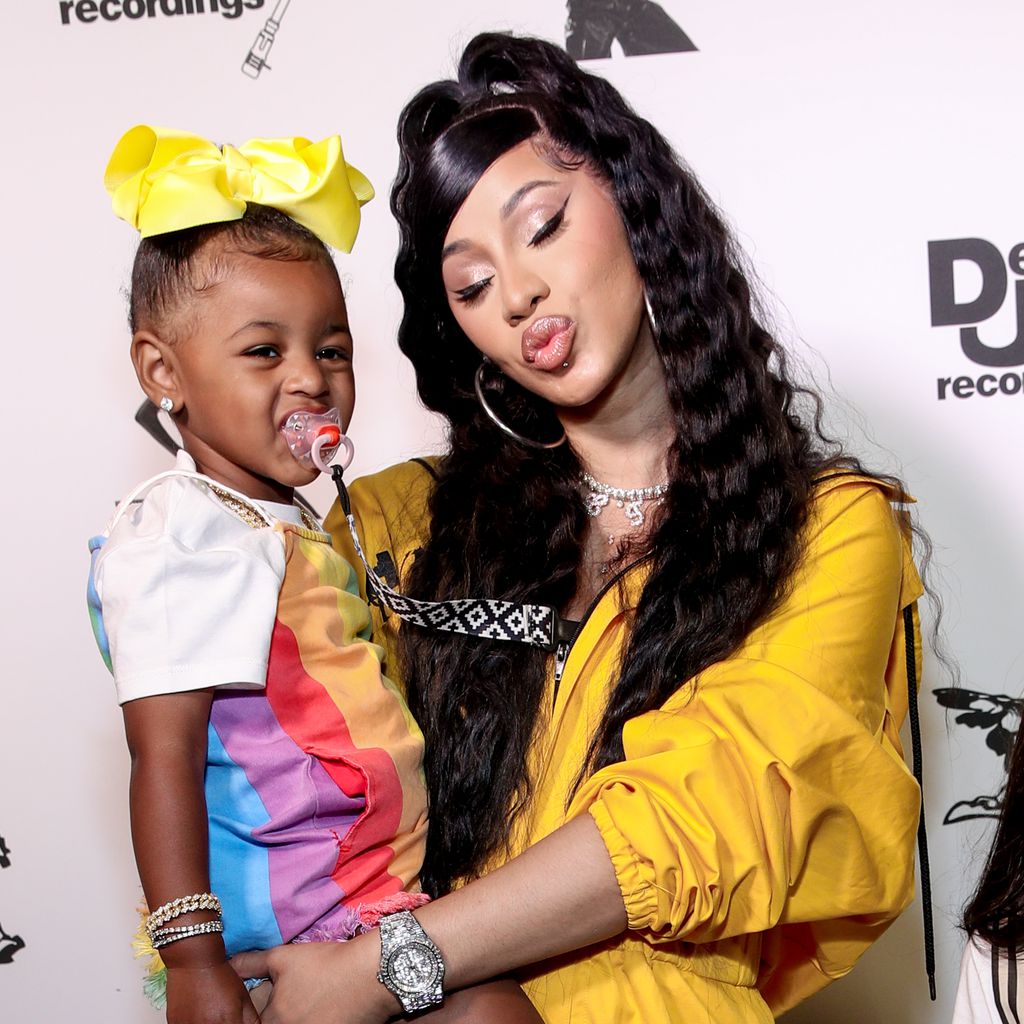 Cardi B (r.) mit ihrer Tochter Kulture Kiari Cephus, Juni 2020 in Beverly Hills