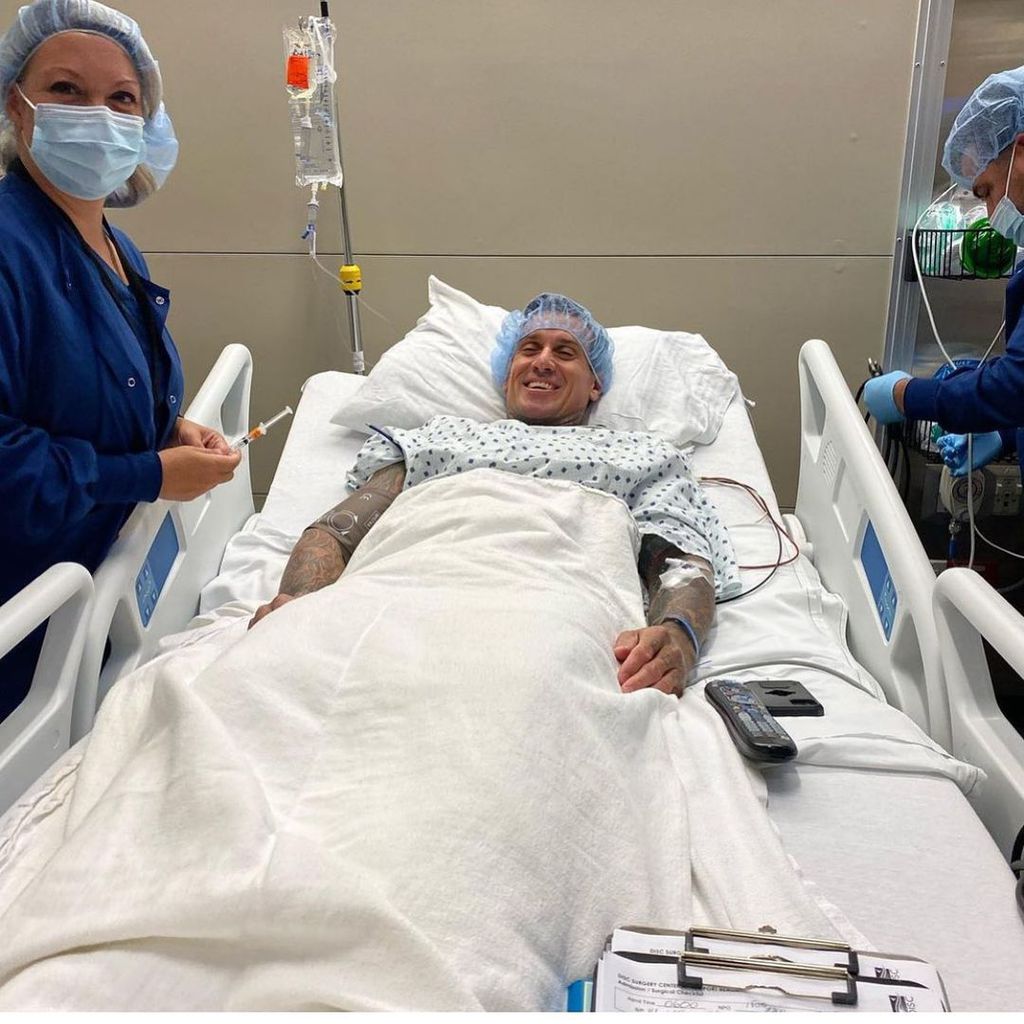 Carey Hart nach seiner Operation