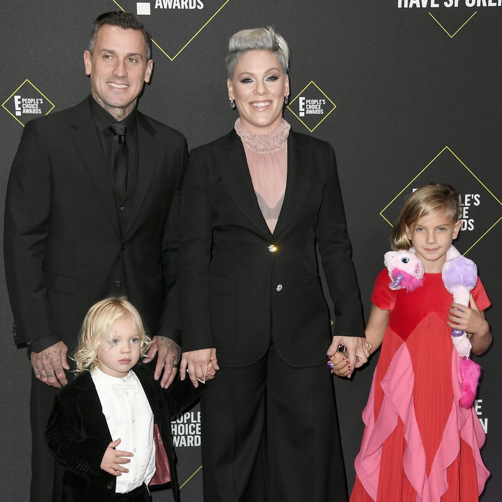 Carey Hart und Pink mit ihren Kindern Jameson und Willow