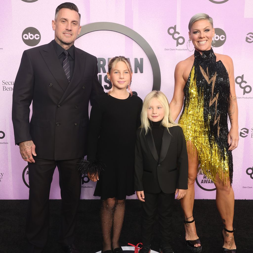 Pink mit ihrem Mann Carey Hart und ihren Kids Willow und Jameson bei den American Music Awards 2022