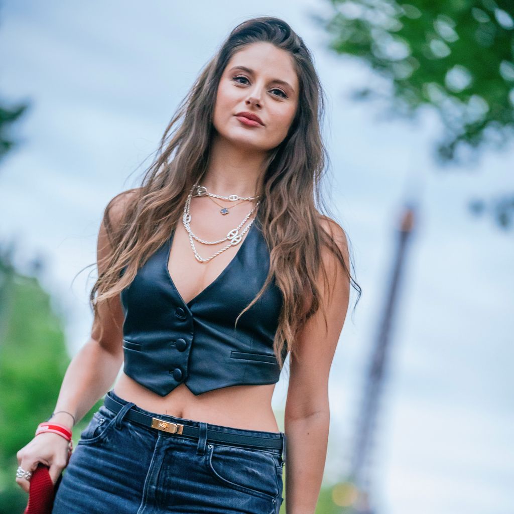 Carina Zavline, Model