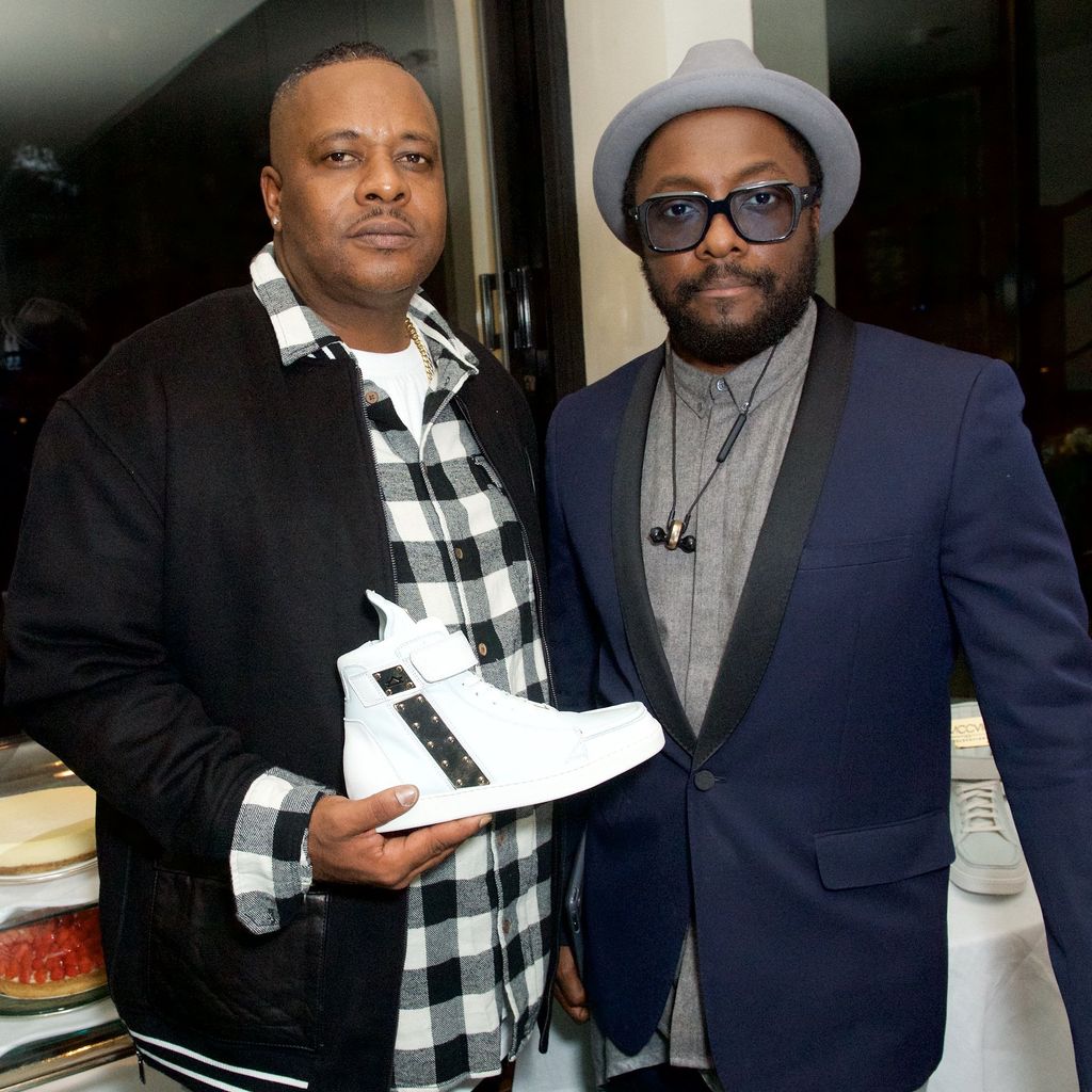 Carl Gilliam und Bruder Will.i.am beim MCCVIII The Luxury Sneaker Launch in London