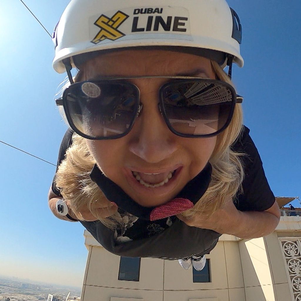 Carmen Geiss beim Ziplining in Dubai