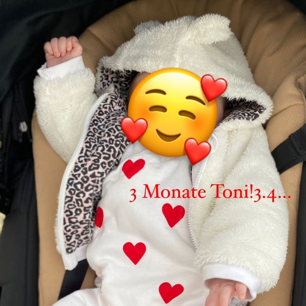 Caroline Friers Tochter Toni im April 2022