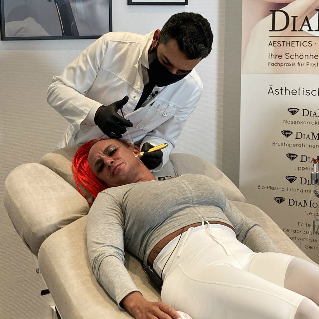 Caroline Robens bei Dr. Murat Dağdelen in Behandlung