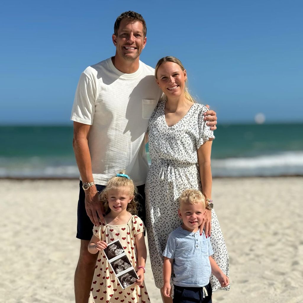 Caroline Wozniacki und David Lee mit ihren Kindern