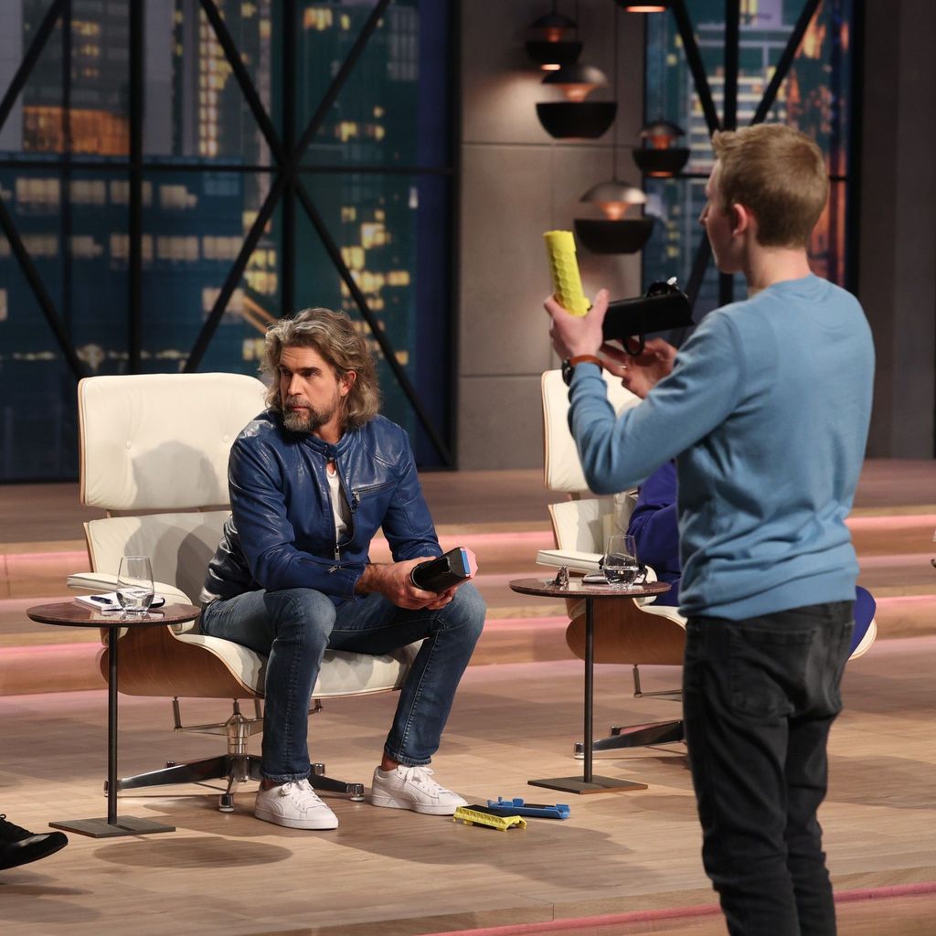Carsten Maschmeyer, Nils Glagau und Aaron Holzhäuer bei "Die Höhle der Löwen"
