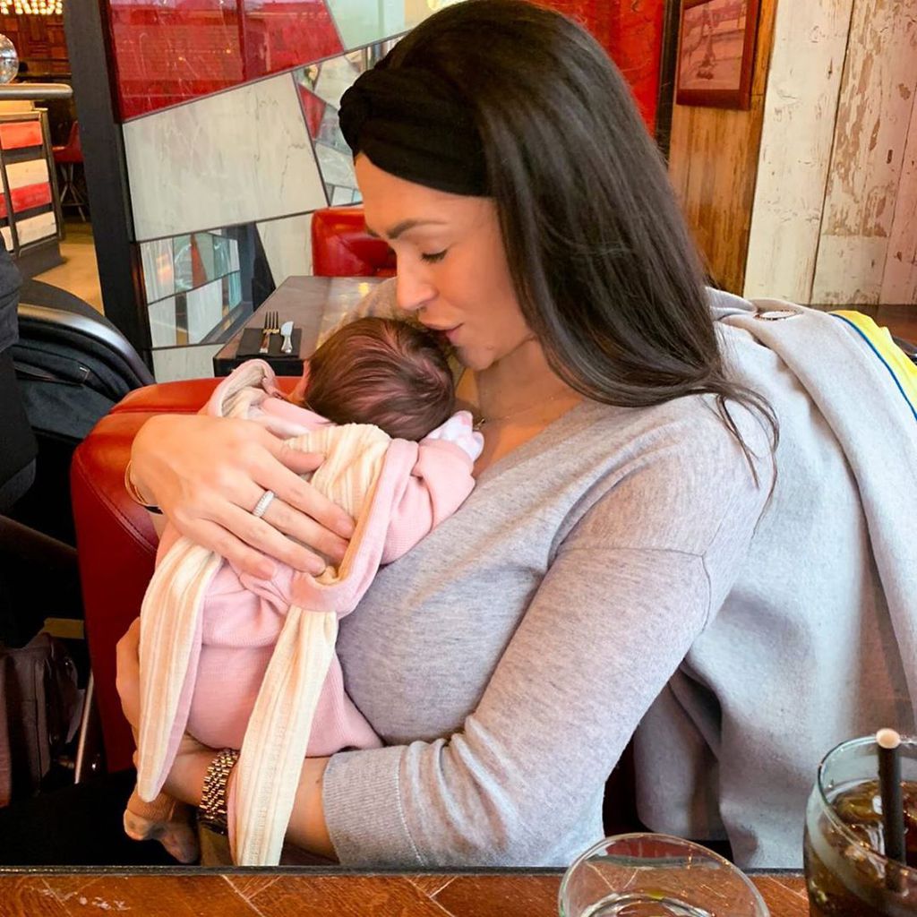 Casey Batchelor mit ihrer Tochter, Januar 2020
