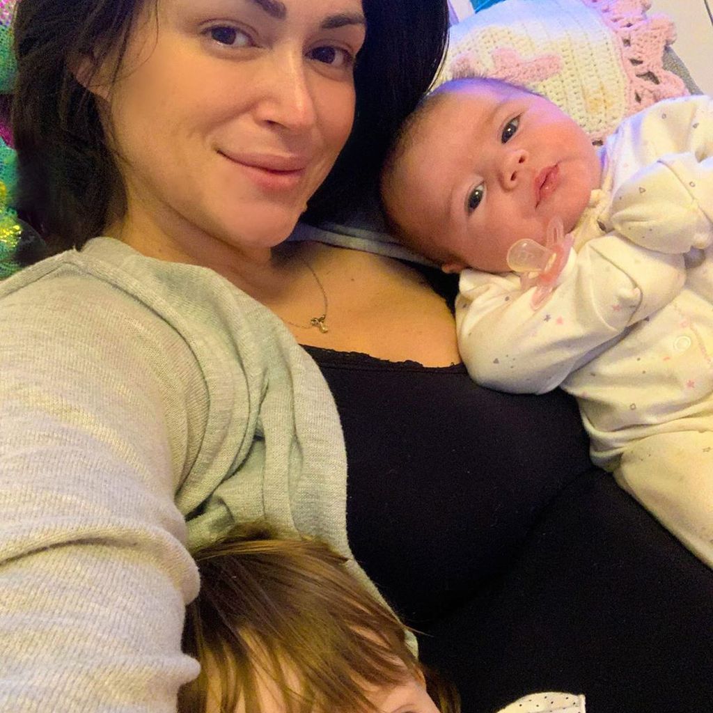 Casey Batchelor mit ihrem Nachwuchs