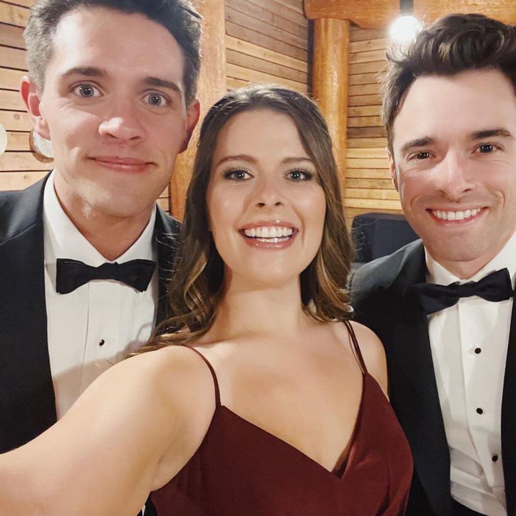 Casey Cott mit seinen Geschwistern Carly und Corey